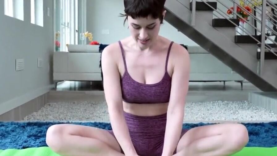 All Natural Olive Glass Shows Stretching Moves Naked 4kPorn XXX