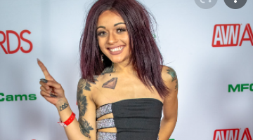 Holly Hendrix