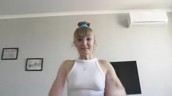 Stepsister does sockjob with brother for the first time.