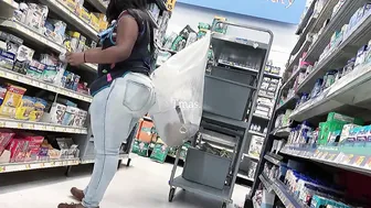 Thick Walmart worker