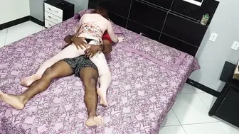 Albina tarada louca por sexo goza três vezes no pau do pescador fudedor de buceta
