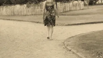 Ass Walking porn video – A stunning walk inside town