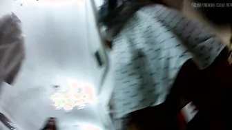 Upskirt a morena nalgona y bien sabrosa