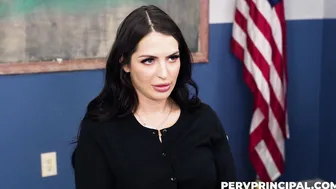 Hot schoolmom ensure her daughters wont get expelled