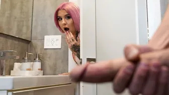 Wow stepbro I didnt know you were hung like that