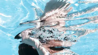 Hot chick Lana swims nude for you guys