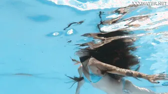 Hot chick Lana swims nude for you guys