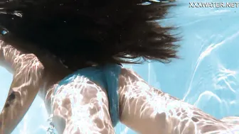 Hot chick Lana swims nude for you guys