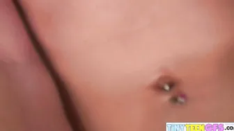 BrookeSkye rubbing and fingering pussy closeup 2