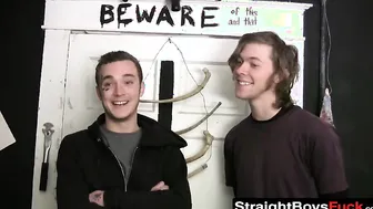 Good looking dudes have kinky gay threesome fuck session
