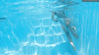 Captivating Bonnie Dolce swimming naked