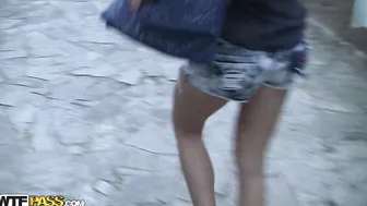 Hot amateur couple enjoys a blowjob during vacation