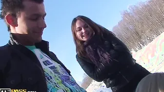 Hot college blowjob and sexy fuck in fresh air