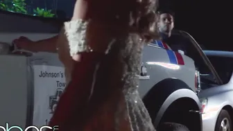 sexy nikki peach fucked outdoors by stranger fixing her car