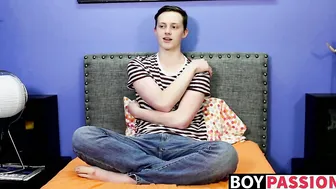 Adorable twink Holden Cross enjoys ass play with a big dildo