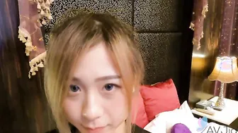 Lin Siyu and friend go for a riding to a hotel where they nailed