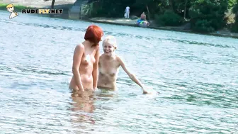 Nudist teen is enjoying the sun