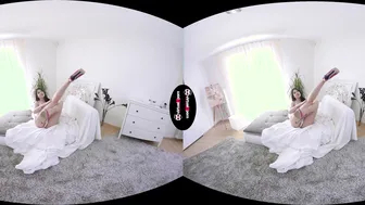 Lady Dee masturbating
