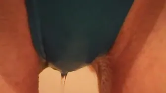 amateur girls shows her peeing
