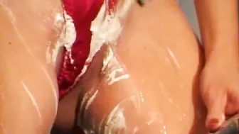 piss fetish girls spreads her pussys