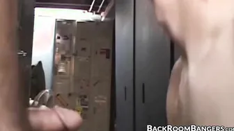 Deepthroating young amateur fucked raw until big facial