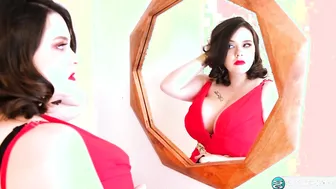 Curvy Busty Vampire - Curious Cat Fetish Fantasy