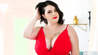 Curvy Busty Vampire - Curious Cat Fetish Fantasy