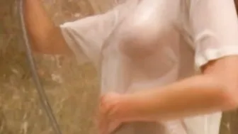 Sweet And Sexy Honey Cleansing Her Dirty Bod In The Bath