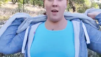 Kurvige Mama hart im Park gefickt