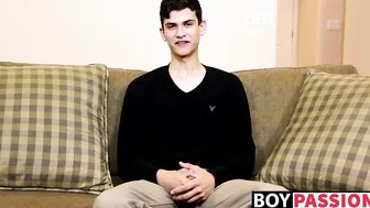 Justin answers some questions and performs an amazing solo