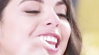 she was in the mood to be gaped so she didnt hesitate