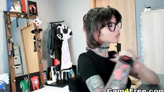Tattooed Woman slides Her Fingers deep into Her Wet Pussy