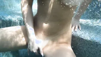 Underwater sex pool Videos