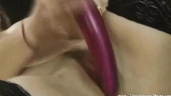 Bored Housewife Amuses Herself With Her Favorite Dildo Toy