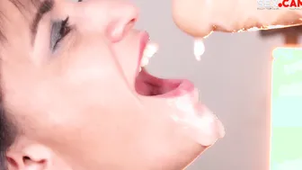 Latina Milf suck like a Slut her Dildo
