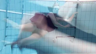 Sexy Czech Lenka Swims With Nude Passion