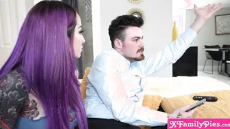 Emo stepdaughter broke stepdad his phone