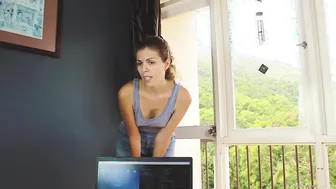 Cum Craving Julia Gets Her Fix - Julia Vearth  Alex Vearth 2