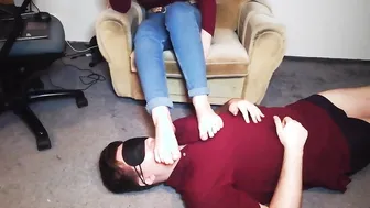 STEP MILF FOOT MAKE ME HAPPY - LICKING SMELLY FOOT AFTER OFFICE