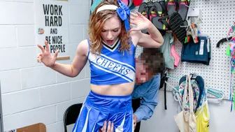 Cheerleader deep throats and rides officer