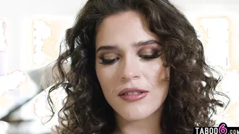Up and close with latina Victoria Voxxx