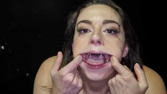 Damn girl 12 cumshots is just INSANE