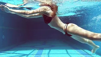 Hot pornstar Tiffany Tatum masturbating poolside