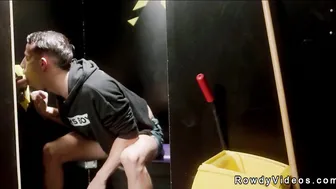 Gay janitor sucks big cock in glory hole booth