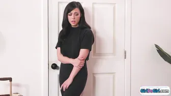 Hispanic seduces her roommate inside licking