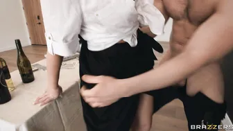 Bartender Backs Dat Ass Up 2