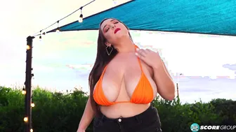 Sofia Deluxe is Having a Bikini Kinda Day 2