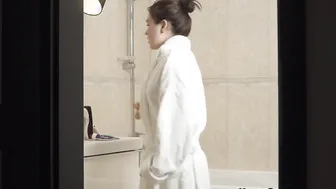 Teeny fucks like a first-timer