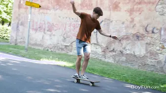Becomes porn video – Skaterboys