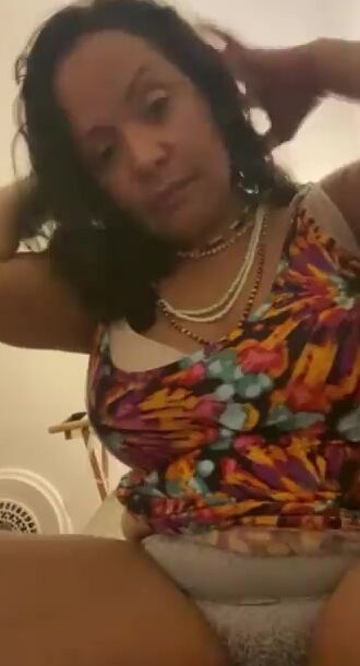 HOT LATINA MILF